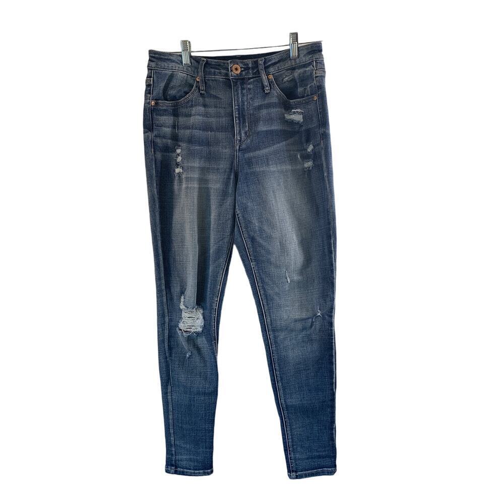 AMERICAN RAG CO. Woman’s Distressed Jeans / Size: 7